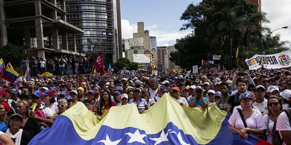 3-ways-to-pray-for-the-venezuelan-crisis-american-bible-society-prayer-blog