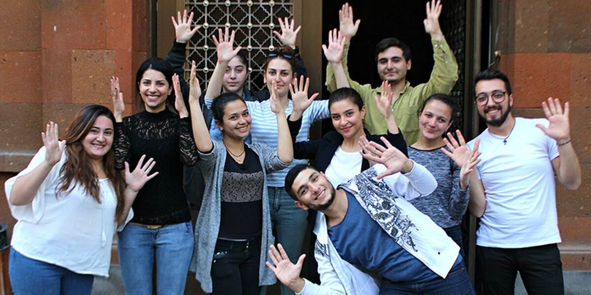 3how-sign-language-bible-translators-are-making-history-american-bible-society-prayer-blog