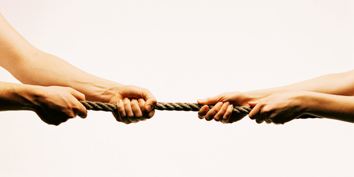 4 Bible Verses for When Your Family Doesn’t Get Along