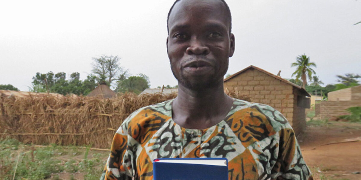 ABS_2019_APR_Min_News_Article-4-Togo-Audio_Listening_Group