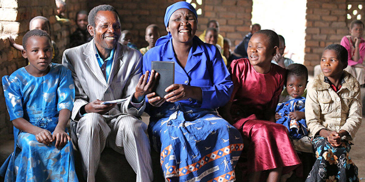 malawis-elhomwe-speakers-receive-their-first-new-testament-bible-translation-american-bible-society-christian-ministry-story