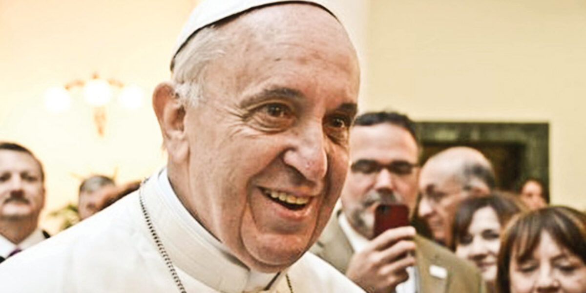 Pope Francis Distributes Free Bibles at the Vatican