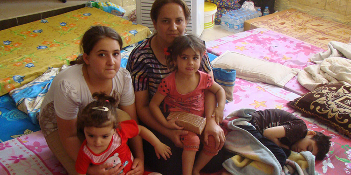 providing-aid-and-scripture-to-iraqi-christians-fleeing-militants