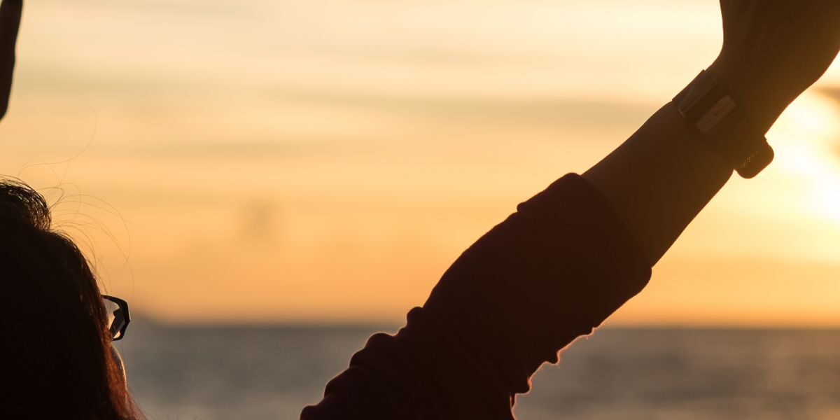 Tres versículos bíblicos para ser esposas revestidas del amor de Dios